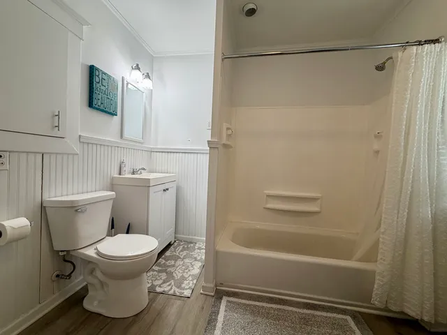 $2,800 | 500 Barrett Street, Elgin, IL 60120