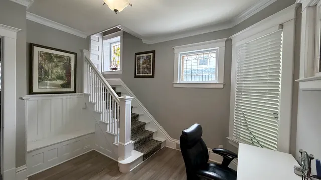 $2,800 | 500 Barrett Street, Elgin, IL 60120