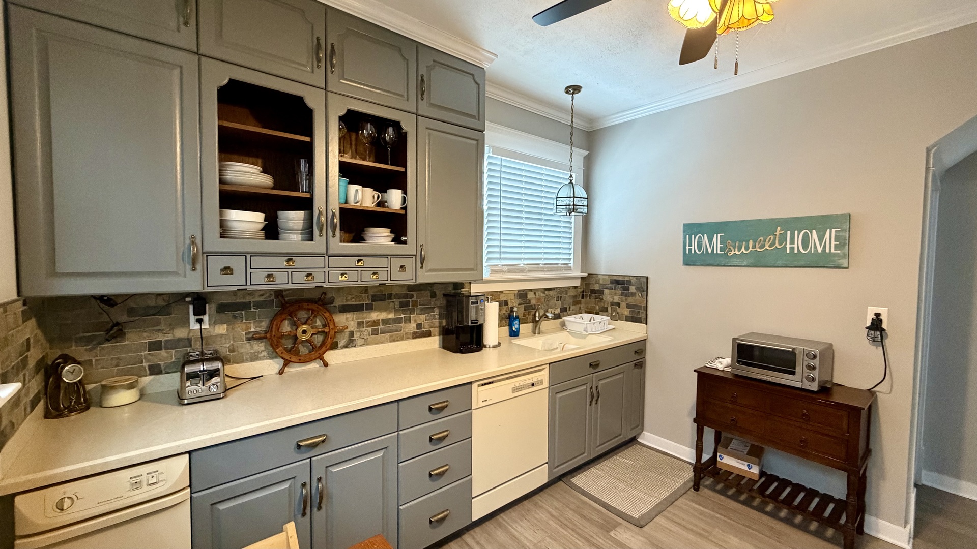 500 Barrett Street Elgin, IL 60120 - Photo 2 of 24