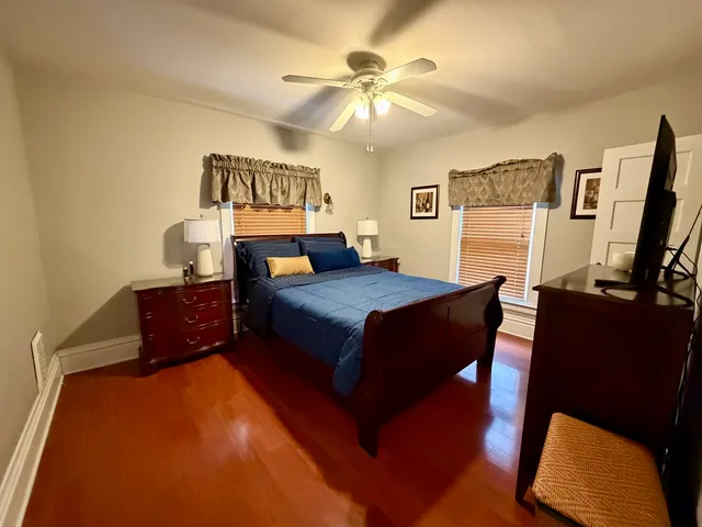 $2,800 | 500 Barrett Street, Elgin, IL 60120