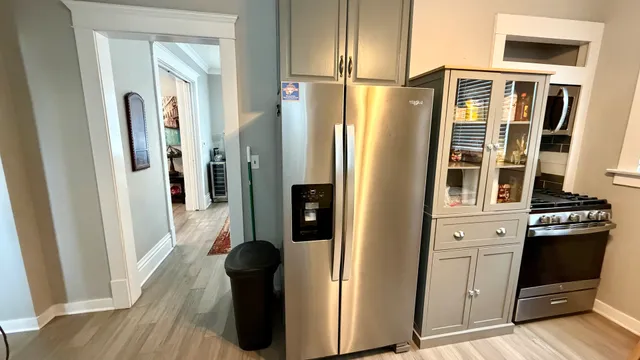 $2,800 | 500 Barrett Street, Elgin, IL 60120