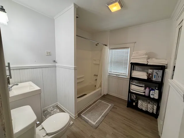 $2,800 | 500 Barrett Street, Elgin, IL 60120