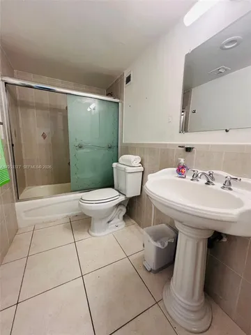 $2,650 | 9195 Collins Avenue, Unit 413, Surfside, FL 33154