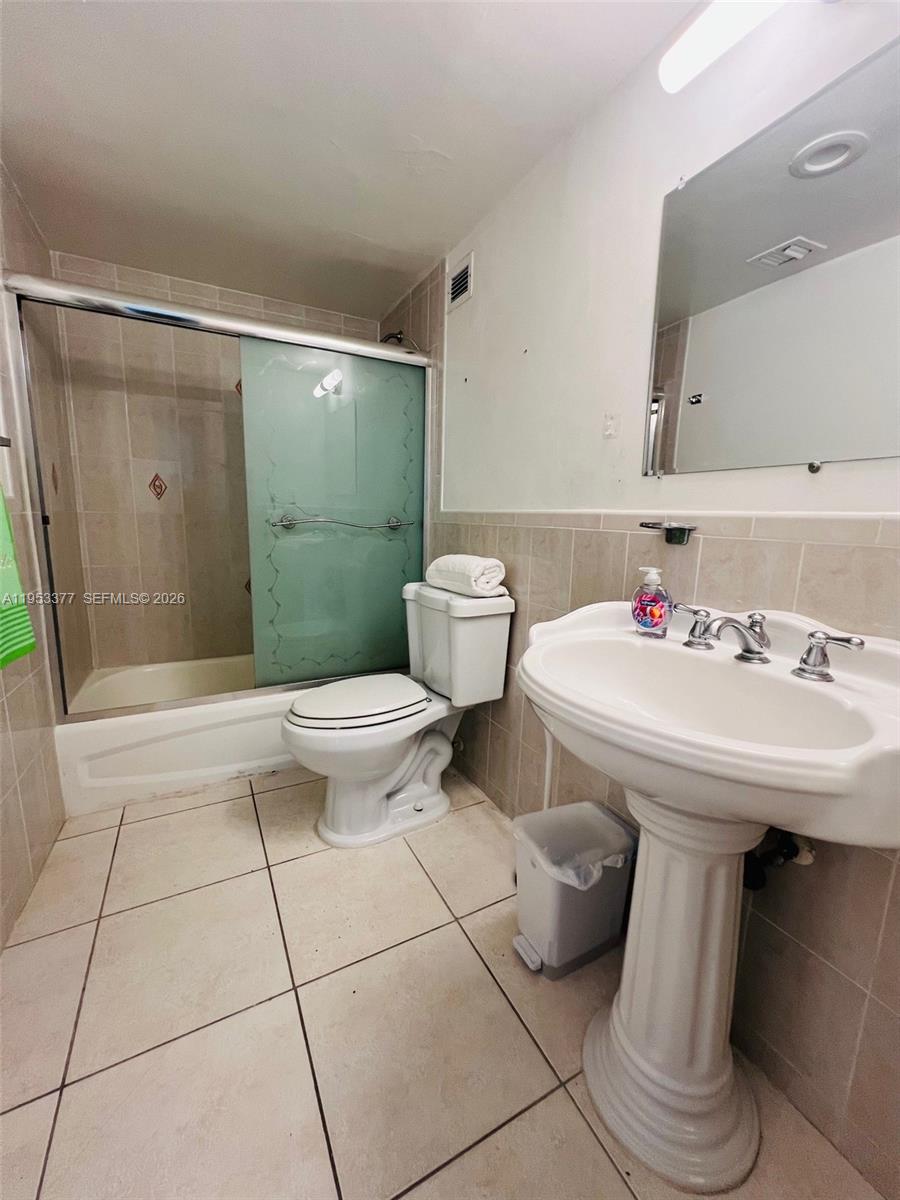 9195 Collins Avenue, Unit 413 Surfside, FL 33154 - Photo 16 of 19