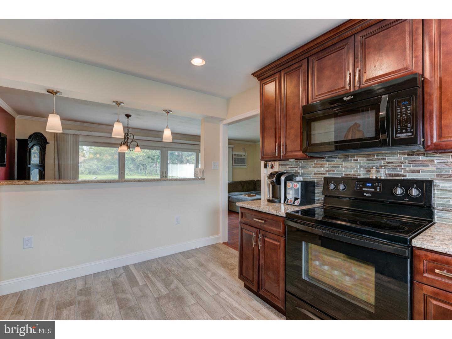 49 Hydrangea Road Levittown, PA 19056 - Photo 5 of 21 Gallery Image 5