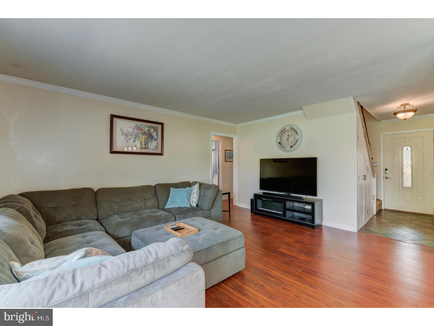 49 Hydrangea Road Levittown, PA 19056 - Photo 10 of 21 Gallery Image 10