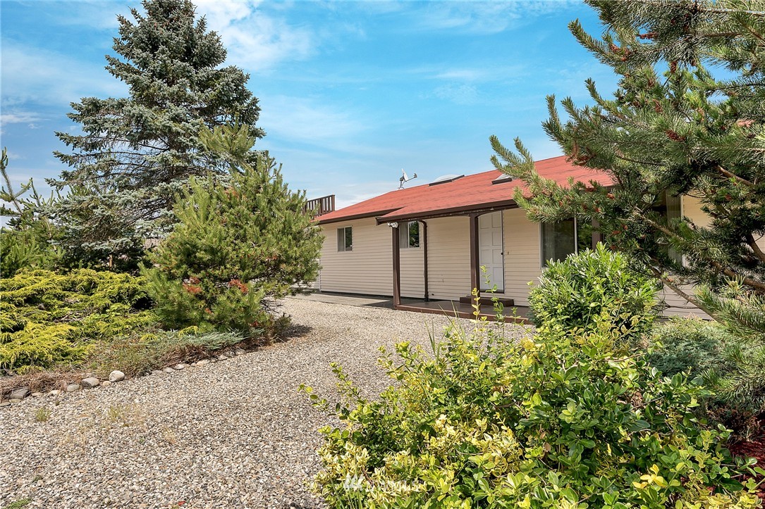 8250 Quinault Road Blaine, WA 98230 - Photo 1 of 25 Gallery Image 1