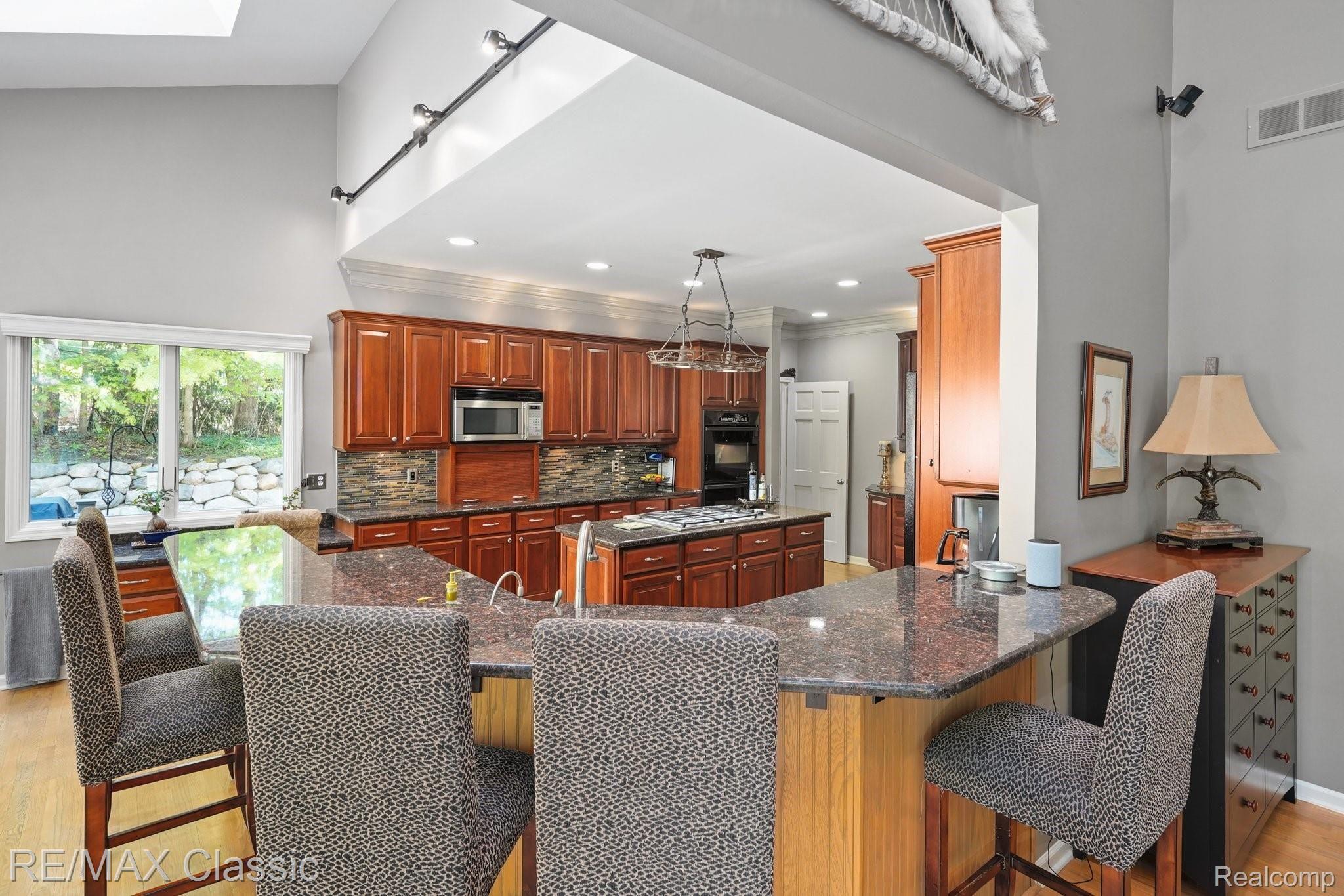 1352 Timber Ridge Court Milford, MI 48380 - Photo 17 of 77 Breakfast Bar