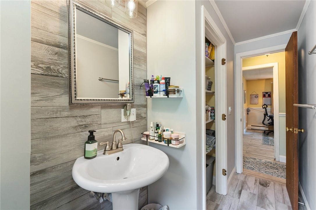 38 Locust Street Freetown, MA 02702 - Photo 19 of 34