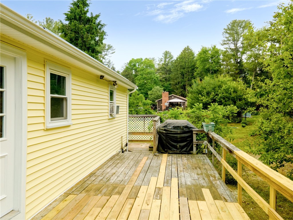 38 Locust Street Freetown, MA 02702 - Photo 28 of 34