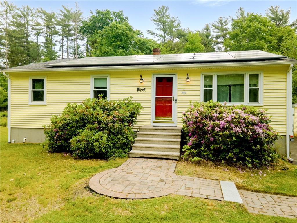 38 Locust Street Freetown, MA 02702 - Photo 3 of 34