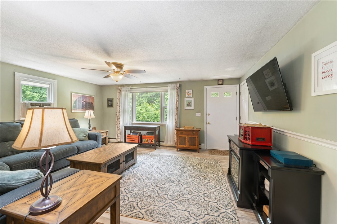 38 Locust Street Freetown, MA 02702 - Photo 8 of 34