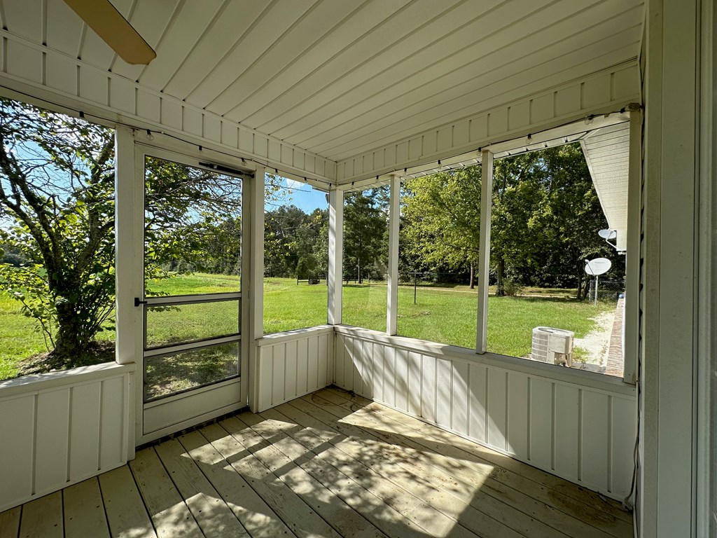 3910 Memphis Church Road Dothan, AL 36301 - Photo 15 of 21 Screen porch