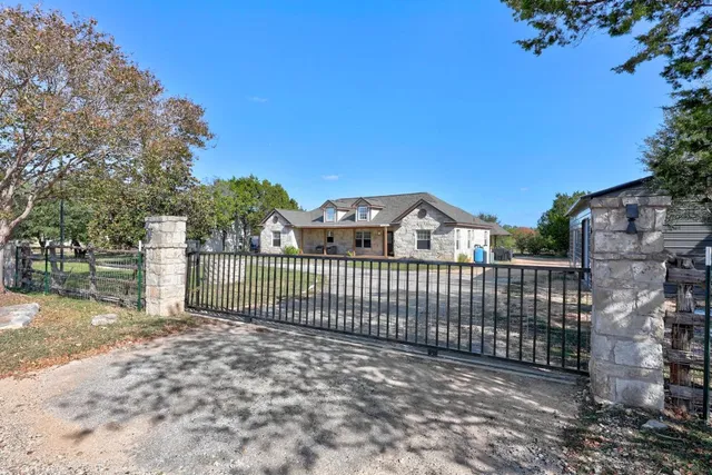 a view of a wrought fence