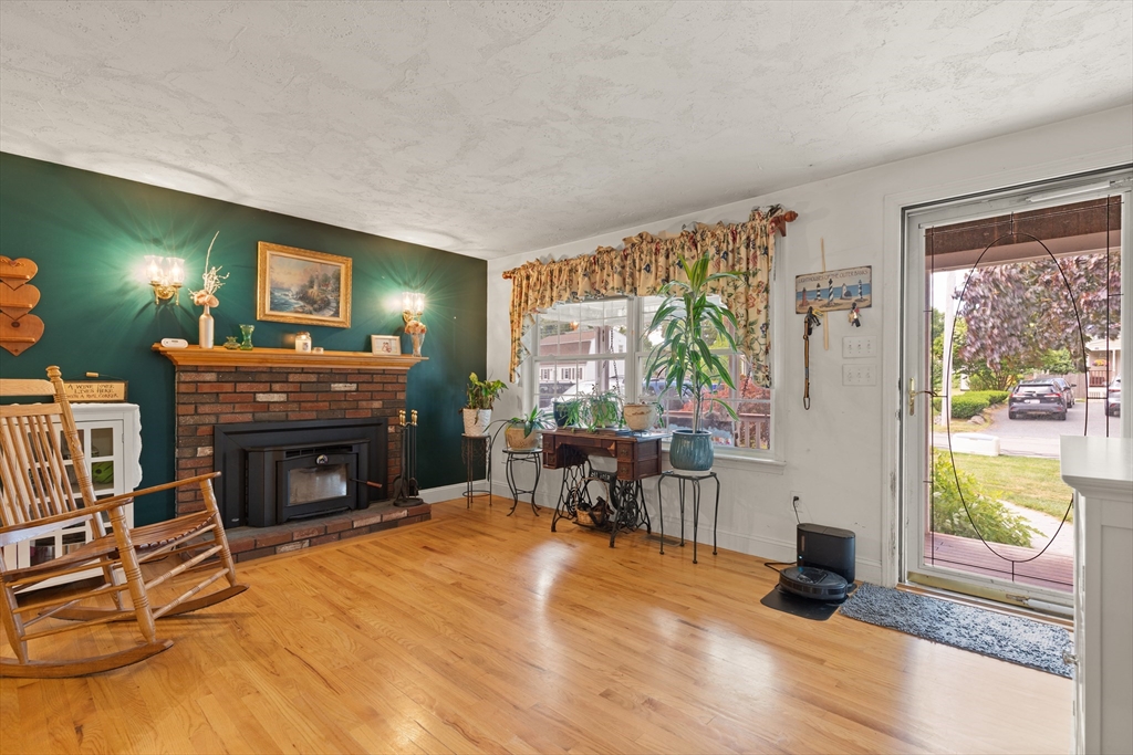 16 Jionzo Road Milford, MA 01757 - Photo 5 of 25
