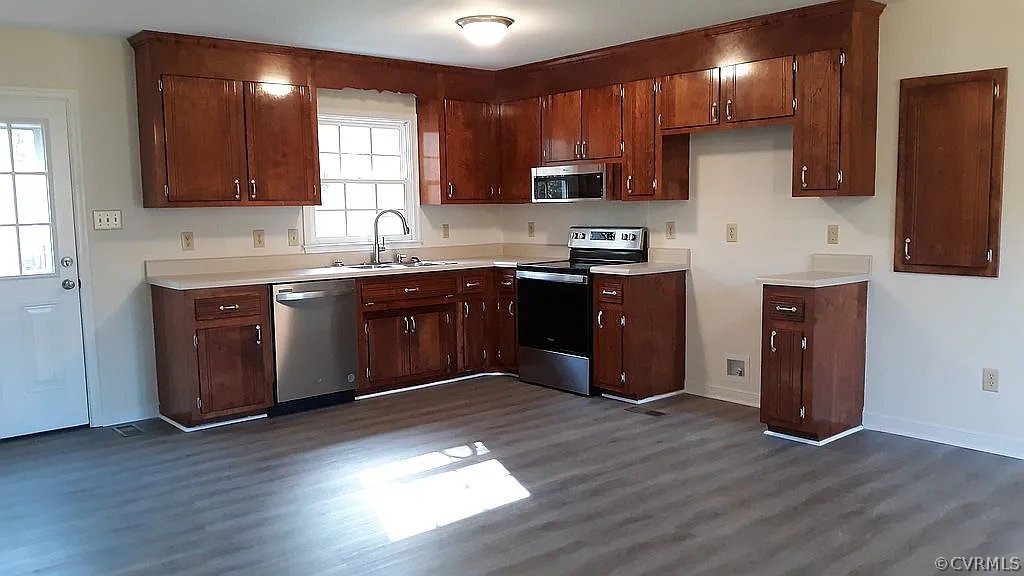 5689 West Quaker Road Disputanta, VA 23842 - Photo 2 of 9 Gallery Image 2