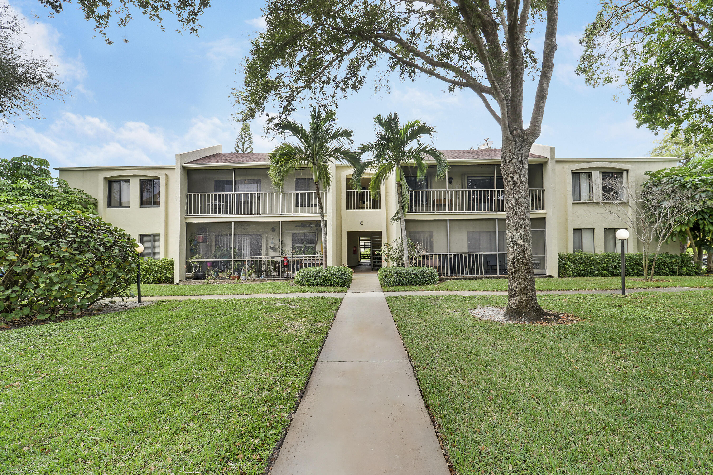 150 Pineview Road, Unit C4 Jupiter, FL 33469 - Photo 2 of 17 Front View