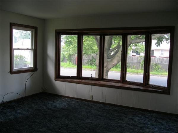 103 Bay State Road Chicopee, MA 01020 - Photo 8 of 20 Gallery Image 8