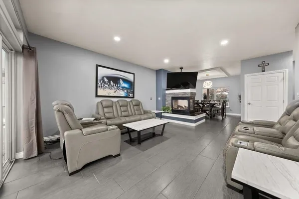 $899,000 | 12808 North North Park Street, Newman Lake, WA 99025