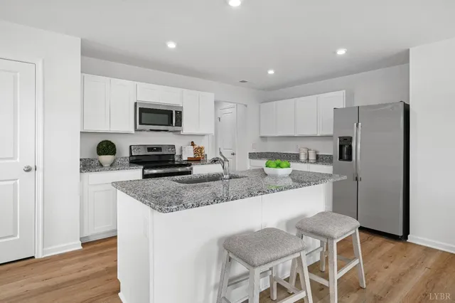 $299,990 | 202 Grv Hl Terrace, Lynchburg, VA 24501