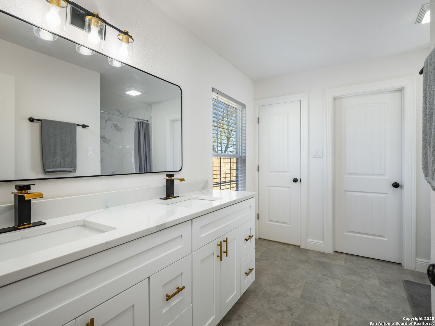 8403 Maple Ridge Drive San Antonio, TX 78239 - Photo 13 of 18