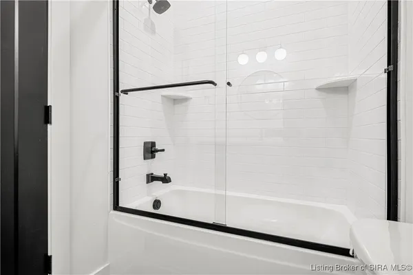 $699,000 | 110 Howard Lane, Jeffersonville, IN 47130