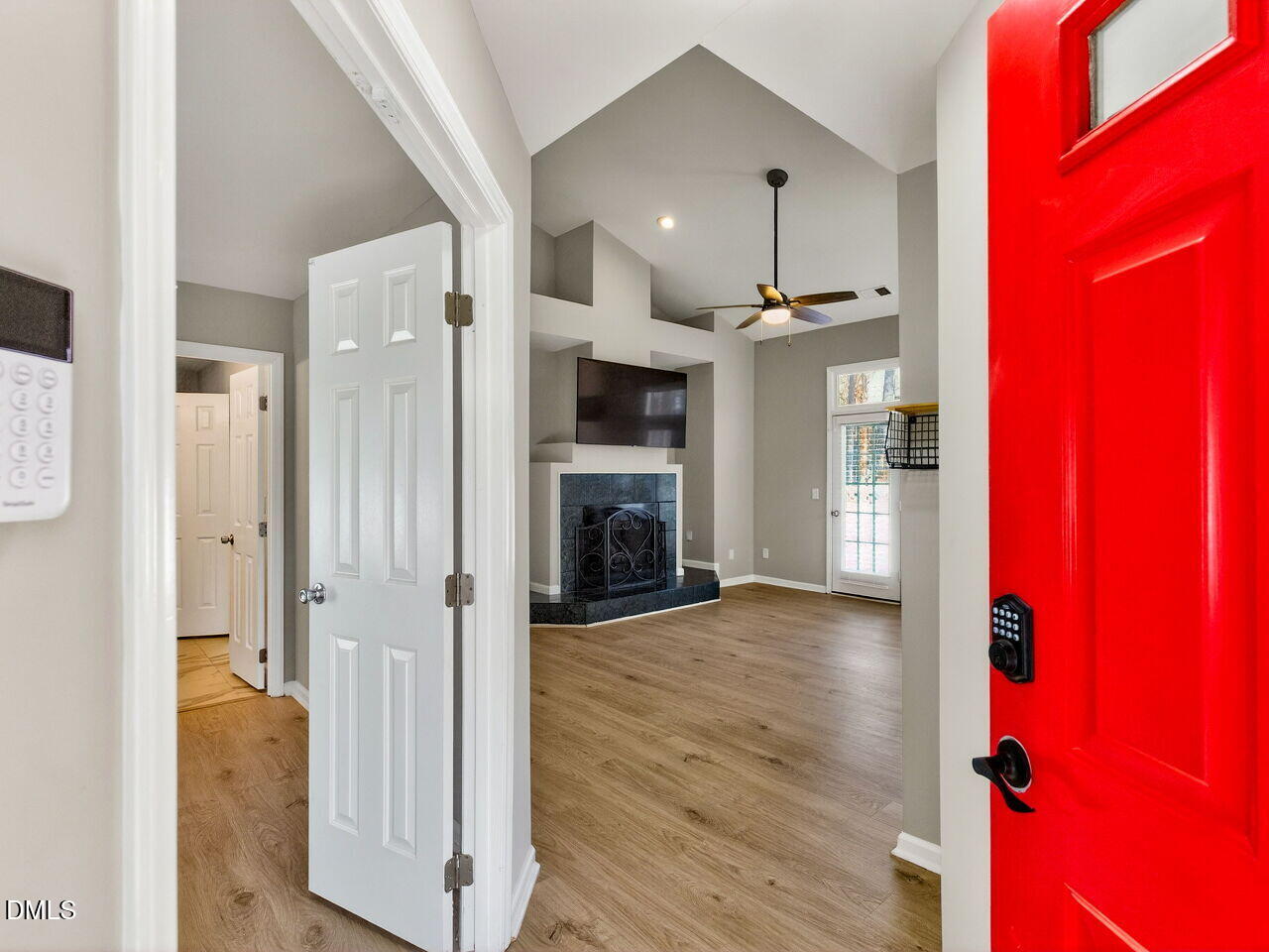 3541 Singleleaf Lane Raleigh, NC 27616 - Photo 3 of 31 004-1280x960-foyer-entry
