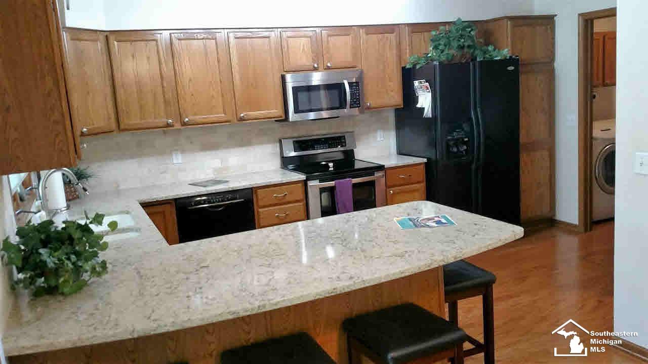 6772 Hartland Road Temperance, MI 48182 - Photo 8 of 22