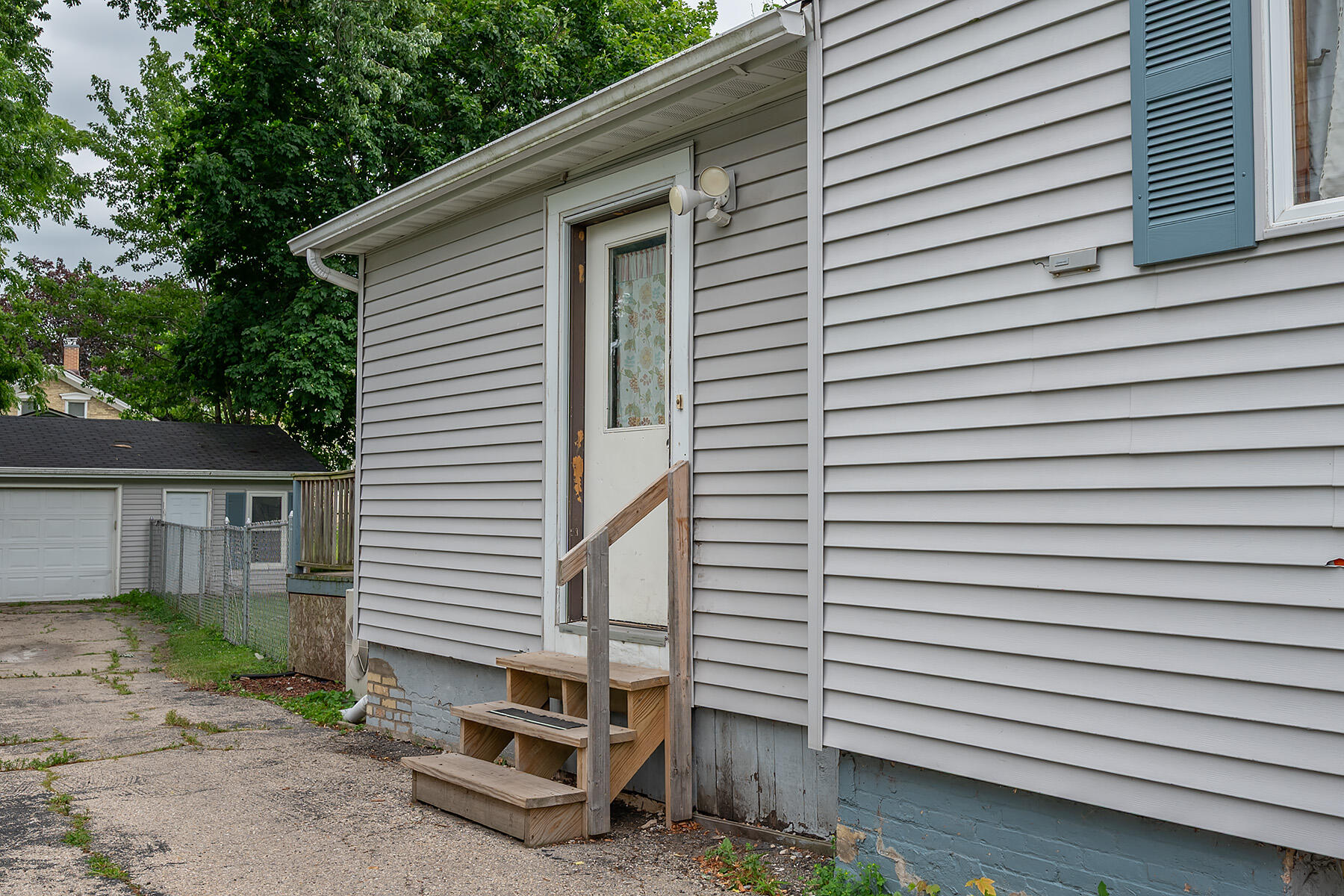 134 Corner Street Watertown, WI 53094 - Photo 4 of 41 Corner_005