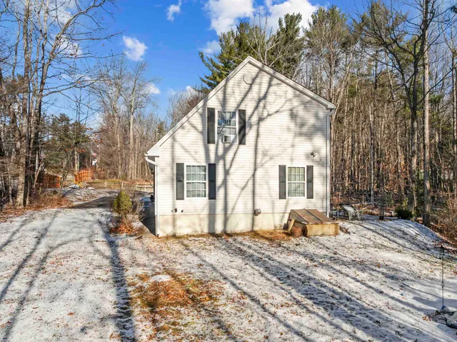 $525,000 | 152 Parade Road, Meredith, NH 03253