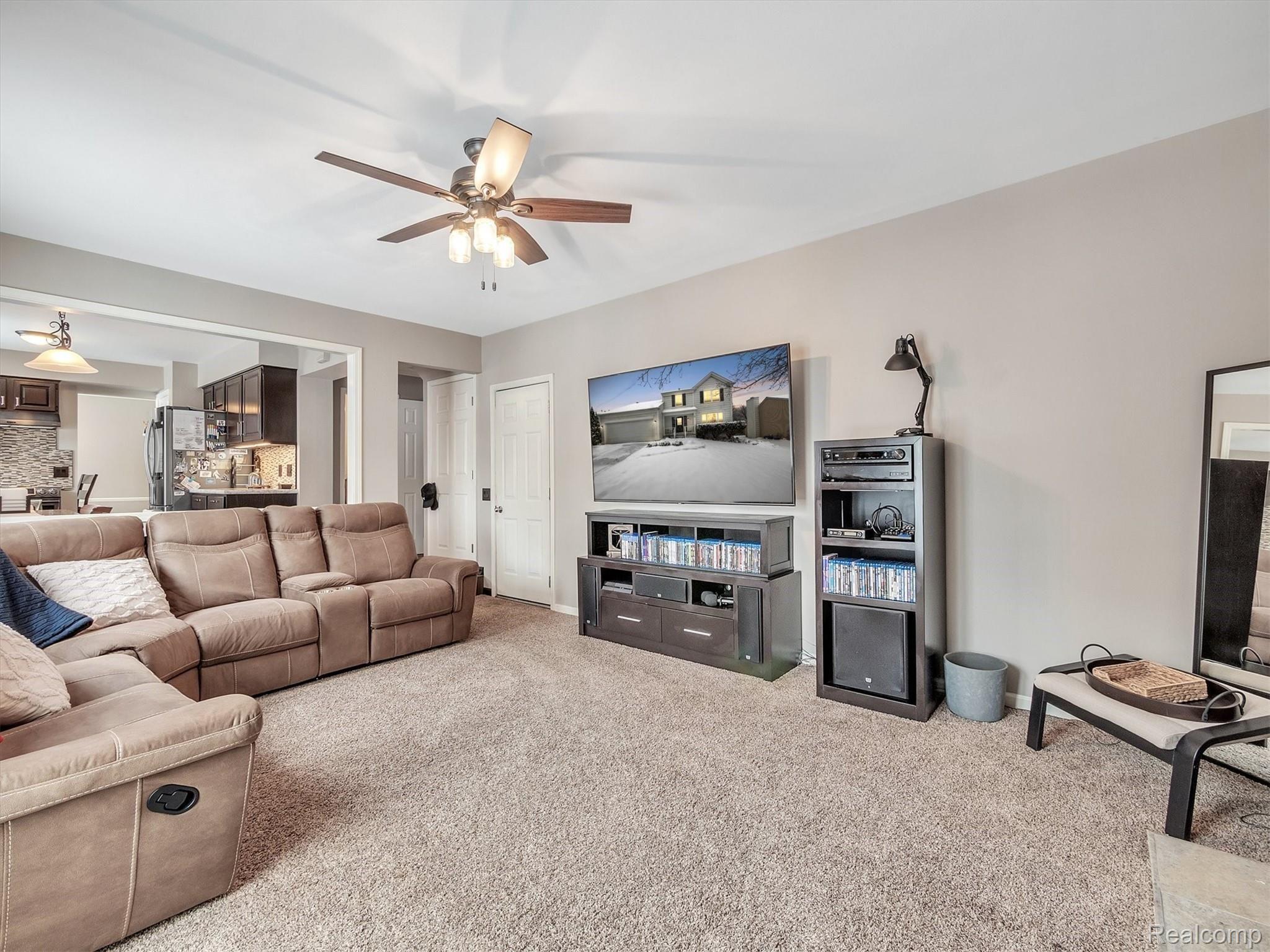 163 Whitney Drive Rochester, MI 48307 - Photo 14 of 42 38-163-Whitney-Dr- (19).jpg