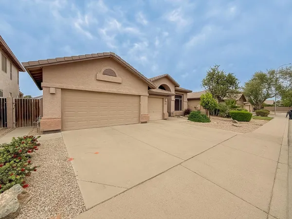 $3,295 | 890 North Bullmoose Drive, Chandler, AZ 85224