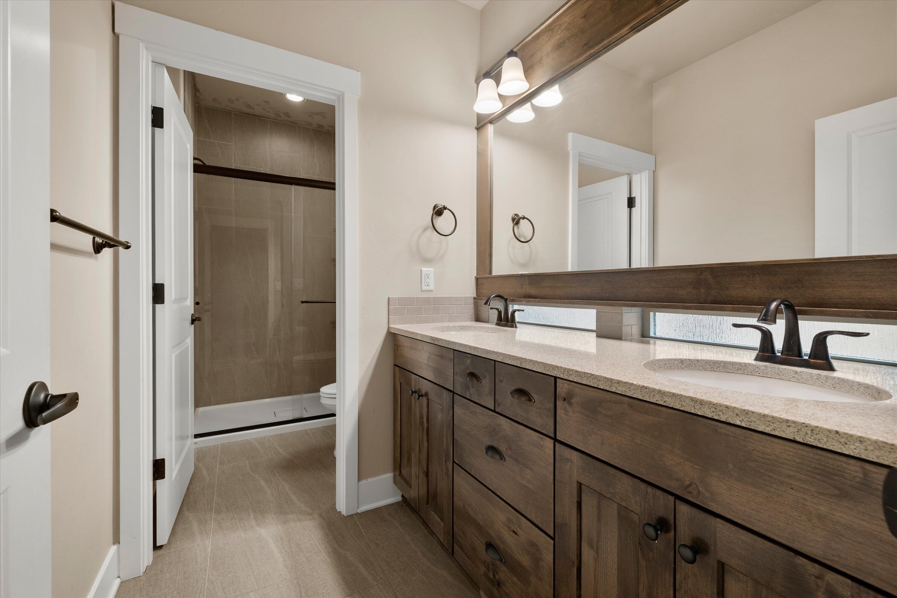 20909 Sotra Loop Bend, OR 97702 - Photo 12 of 38 Primary Bathroom
