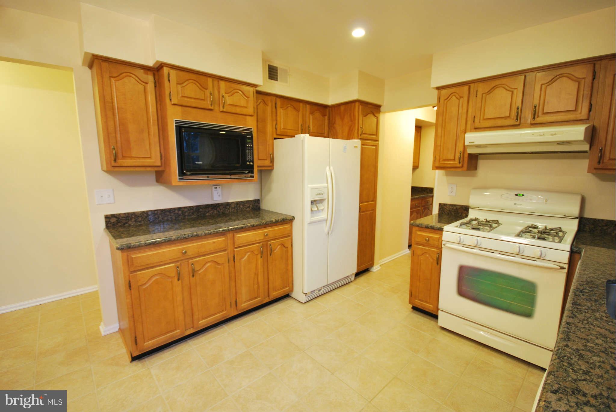 13616 Turnmore Road Silver Spring, MD 20906 - Photo 11 of 30 Kitchen