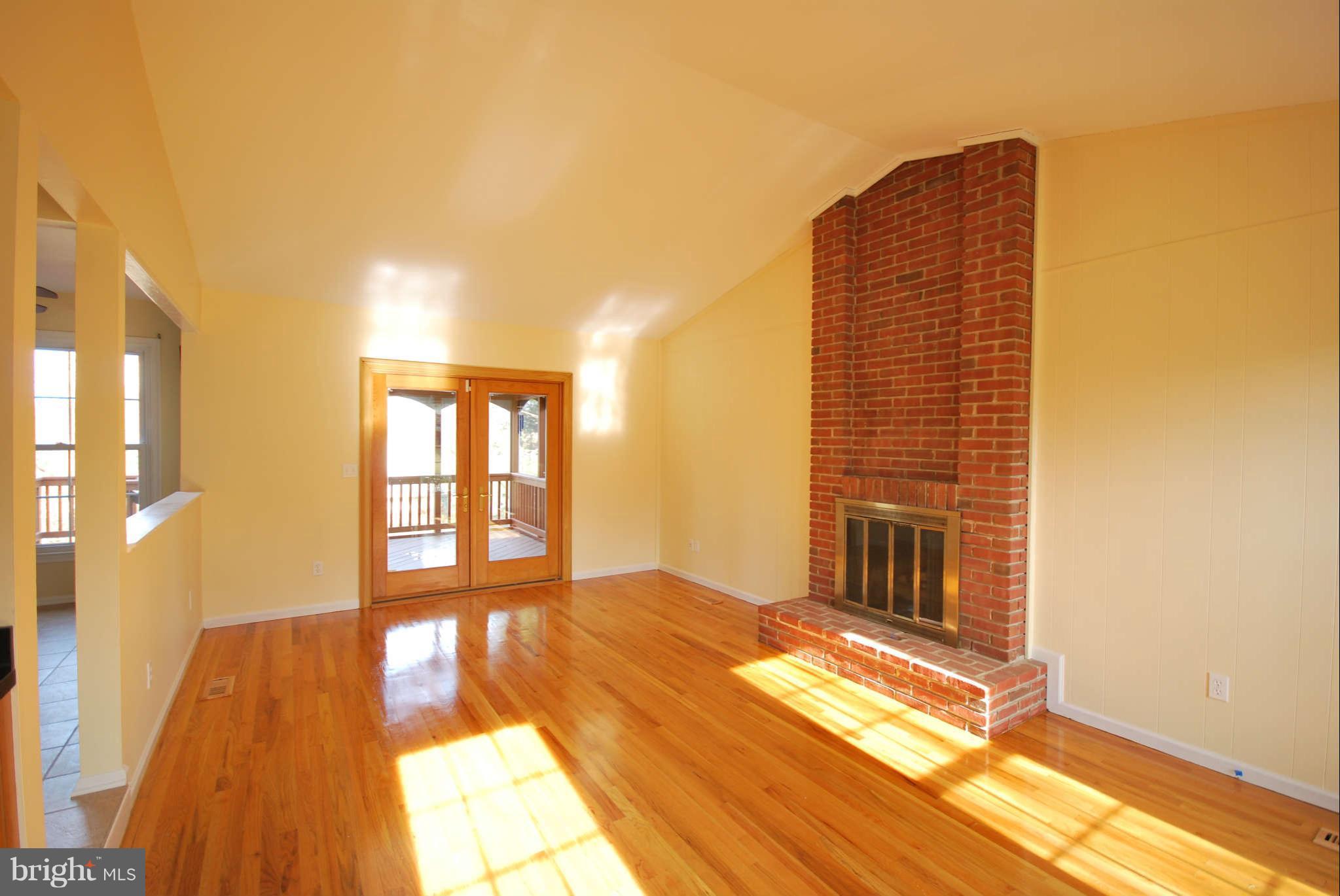 13616 Turnmore Road Silver Spring, MD 20906 - Photo 10 of 30 Family Room