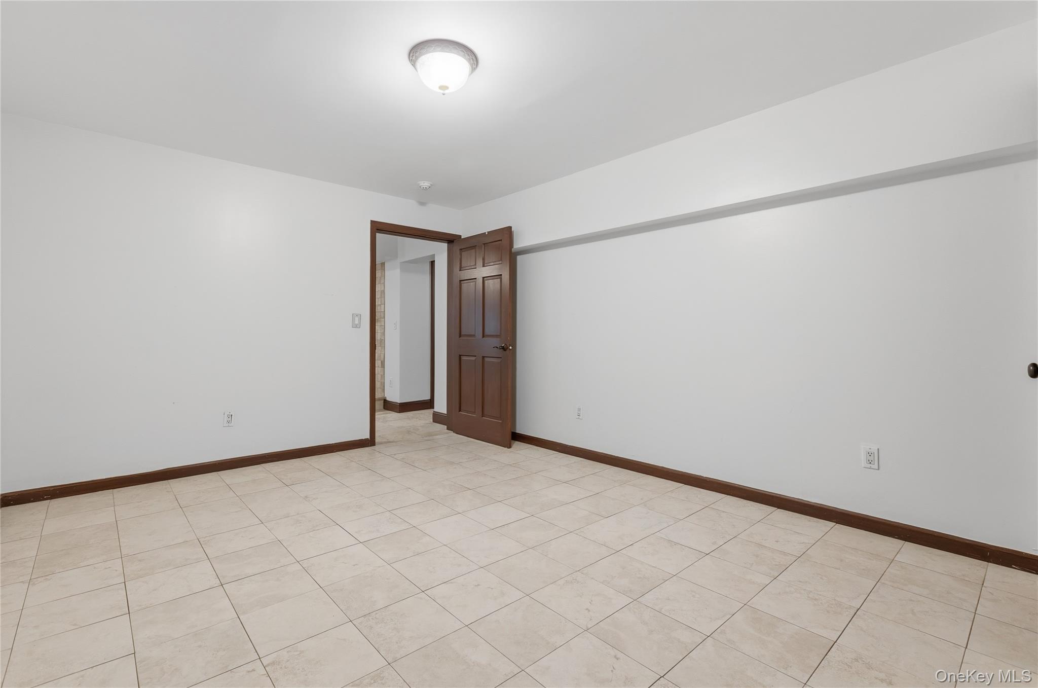 1 Hunting Ridge Road White Plains, NY 10605 - Photo 34 of 48