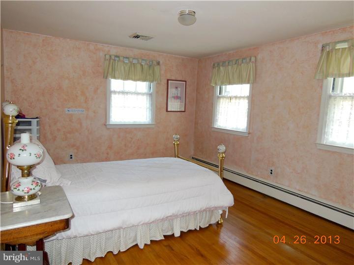 621 Fernfield Circle Wayne, PA 19087 - Photo 20 of 25 Bedroom 2