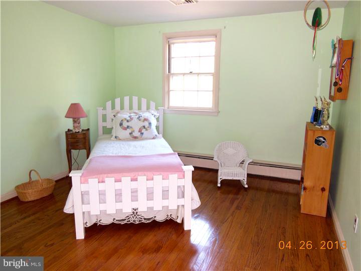 621 Fernfield Circle Wayne, PA 19087 - Photo 21 of 25 Bedroom 3