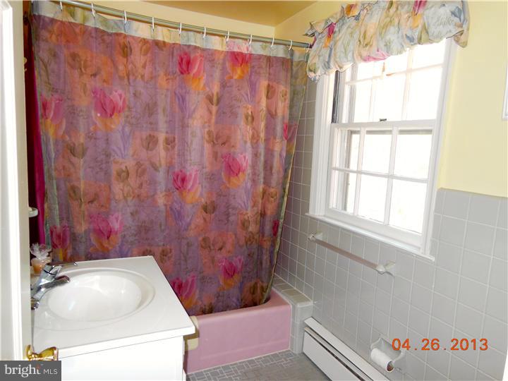 621 Fernfield Circle Wayne, PA 19087 - Photo 23 of 25 Bathroom