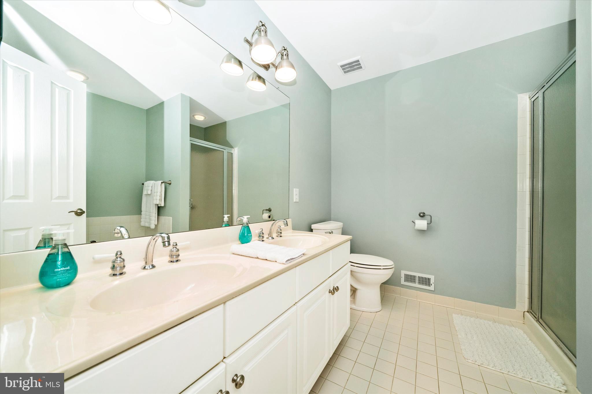 2447 Merchant Street Frederick, MD 21701 - Photo 31 of 56 Upper Level Full Hall Bath