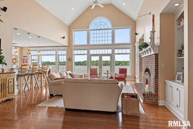 $1,575,000 | 41 Lake Vista Drive, Taylorville, IL 62568