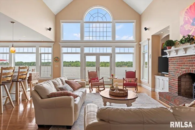 $1,575,000 | 41 Lake Vista Drive, Taylorville, IL 62568