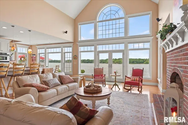 $1,575,000 | 41 Lake Vista Drive, Taylorville, IL 62568
