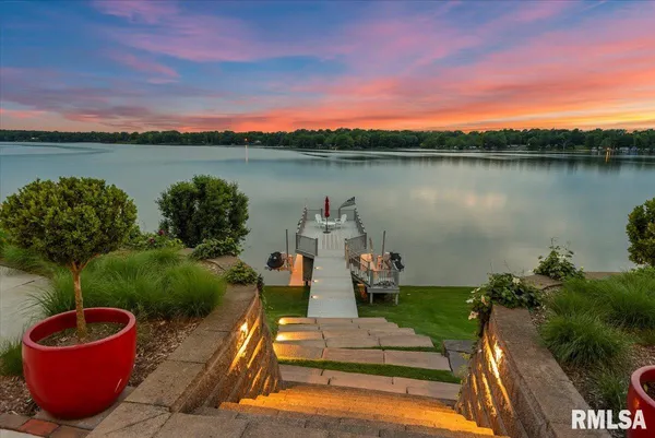 $1,575,000 | 41 Lake Vista Drive, Taylorville, IL 62568