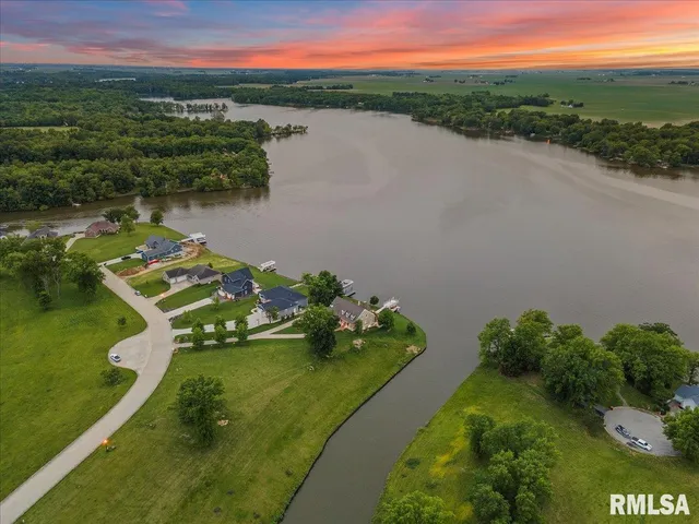 $1,575,000 | 41 Lake Vista Drive, Taylorville, IL 62568