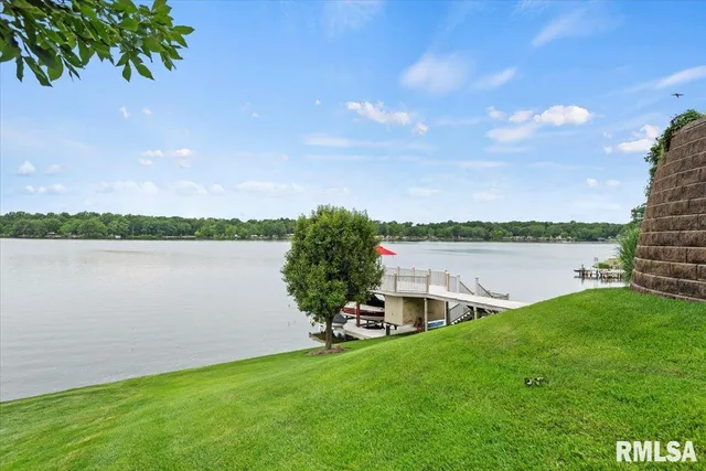 $1,575,000 | 41 Lake Vista Drive, Taylorville, IL 62568