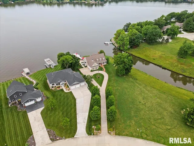 $1,575,000 | 41 Lake Vista Drive, Taylorville, IL 62568