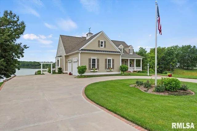 $1,575,000 | 41 Lake Vista Drive, Taylorville, IL 62568