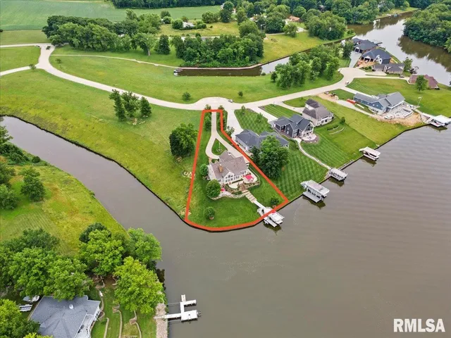 $1,575,000 | 41 Lake Vista Drive, Taylorville, IL 62568