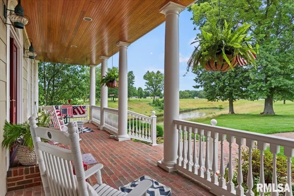 $1,575,000 | 41 Lake Vista Drive, Taylorville, IL 62568